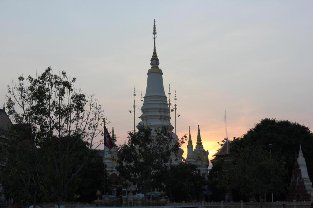 Hotel Zing Phnom Penh Luaran gambar